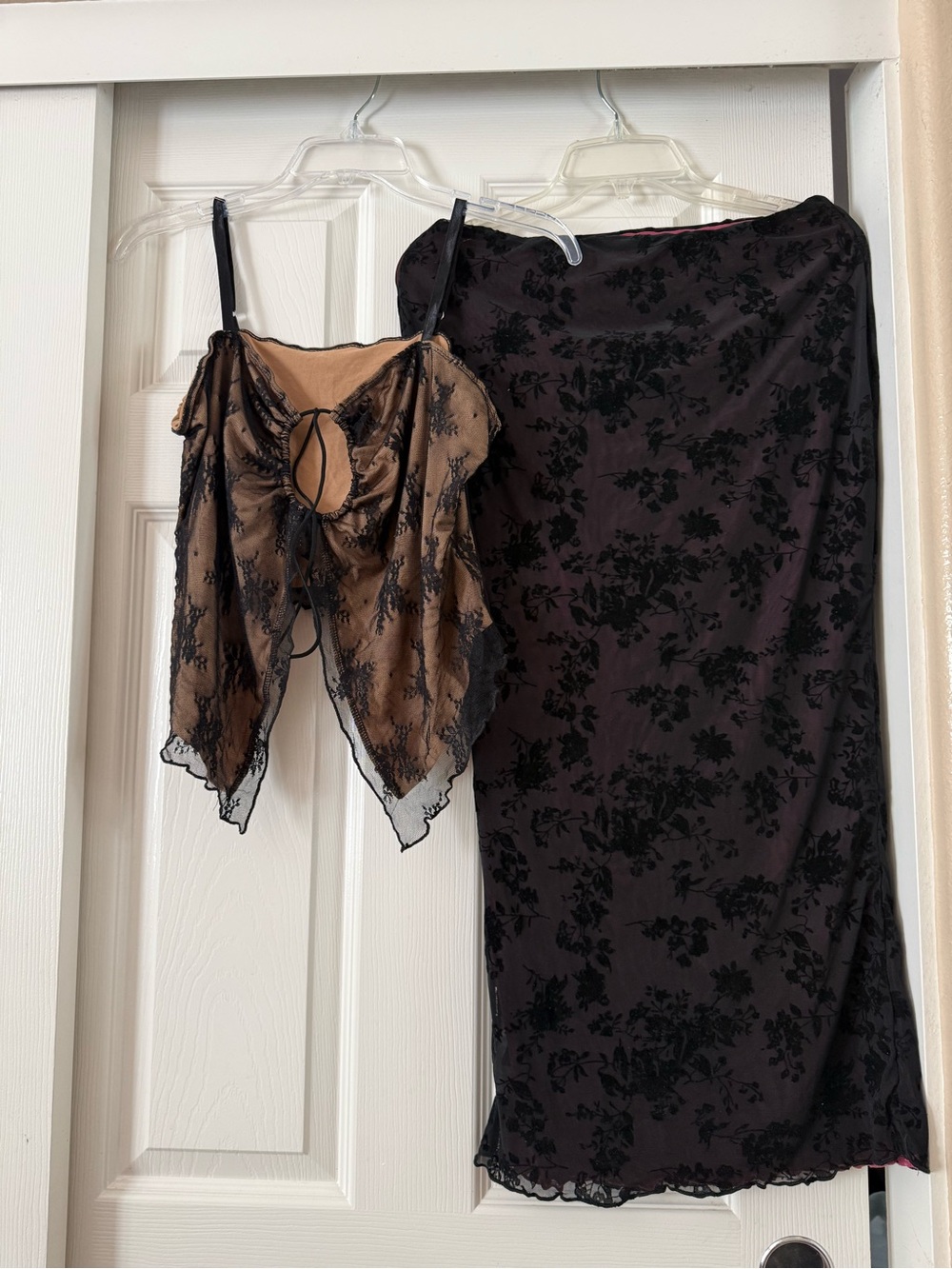 NWOT sets Black Floral Lace-Overlay Midi Skirt with Brown Lace Crop Top